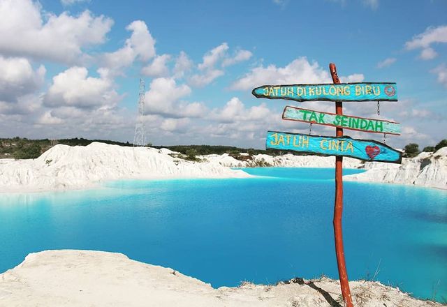 Keajaiban Danau Kaolin, Pesona Biru Toska di Tengah Kabupaten Bangka Tengah, Cocok Untuk Libur Nataru