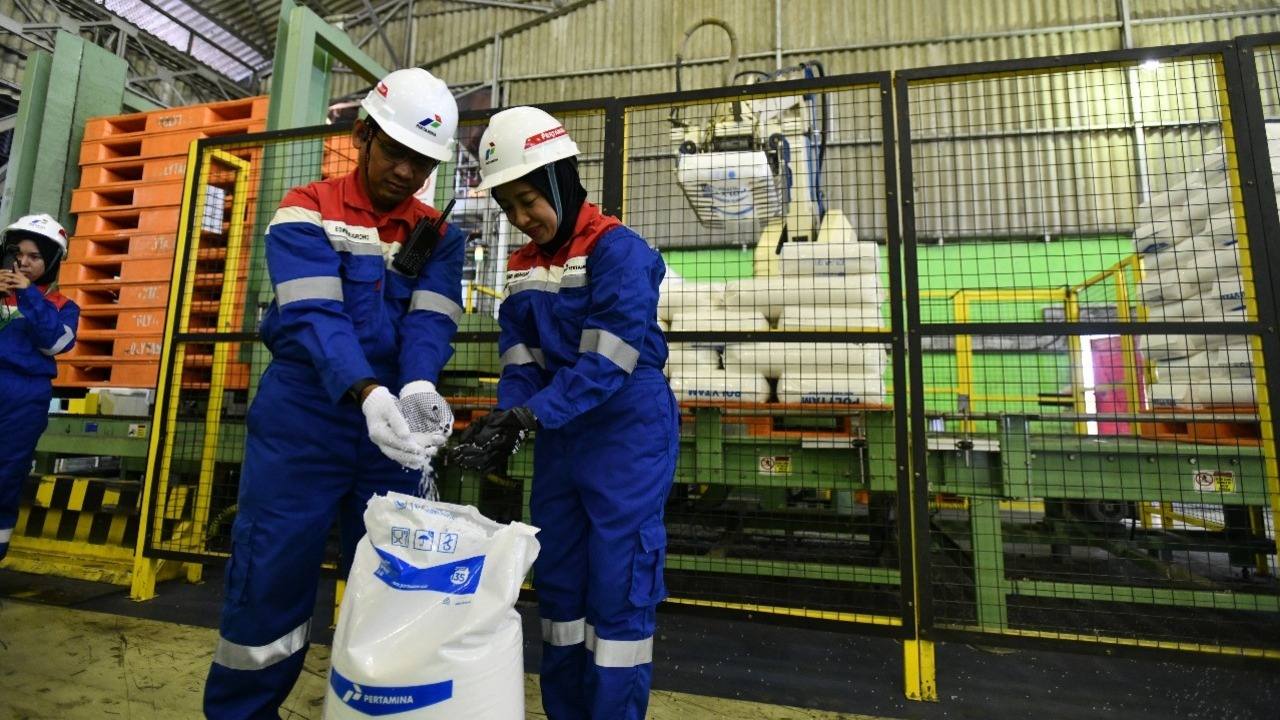 Polytam: Produk Unggulan Kilang Pertamina Plaju yang Berkualitas Tinggi dan Ramah Lingkungan