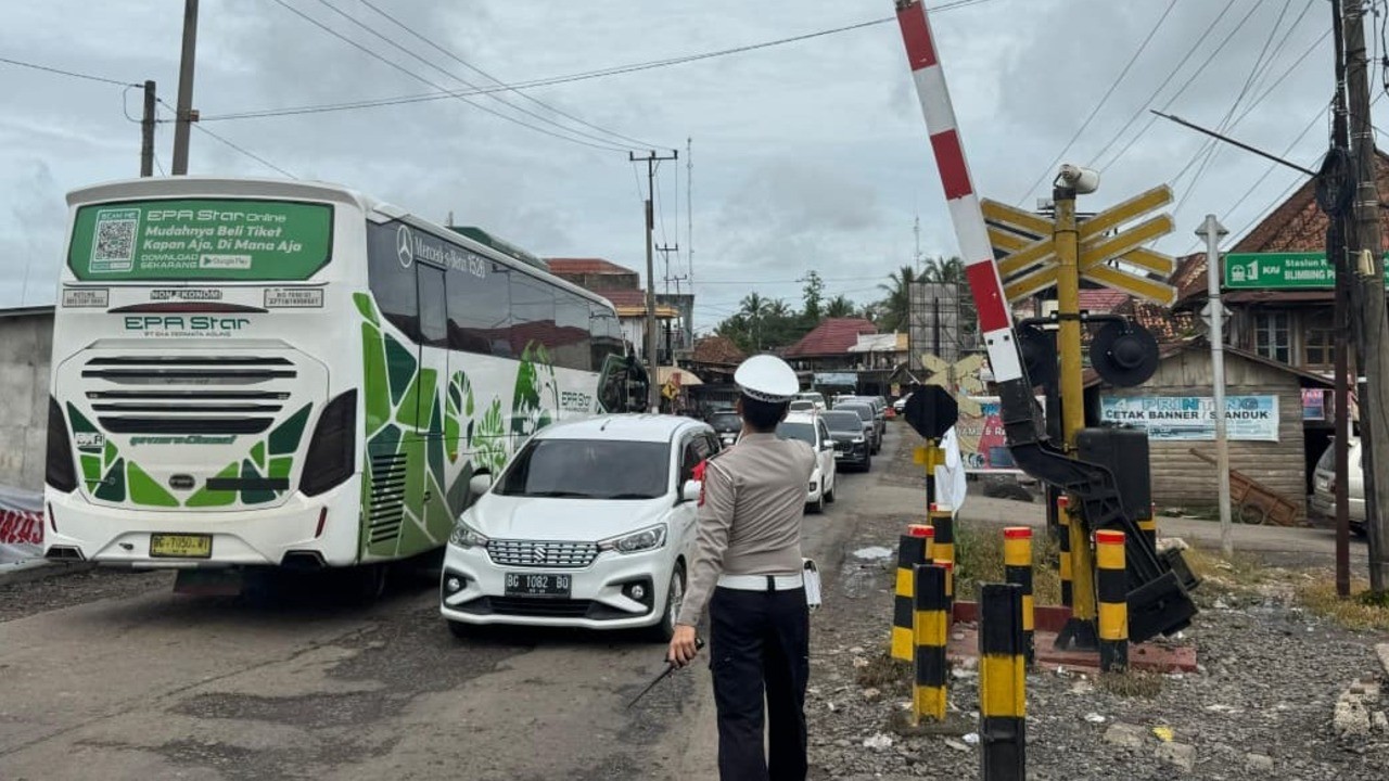 Terobos Antrian, Mobil Innova Profit Dipukul Mundur