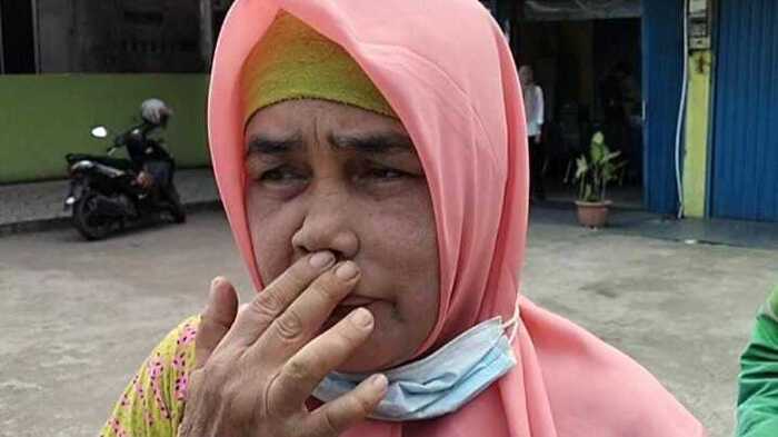 Saat Duduk di Warung Wanita di Palembang Disiram Air Keras, Tubuhnya Terbakar