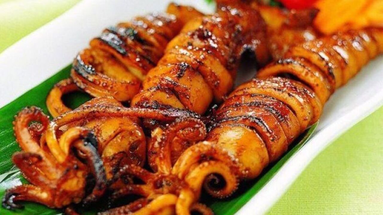 Cumi Bakar Bumbu Rujak, Perpaduan Gurih dan Pedas yang Menggugah Selera