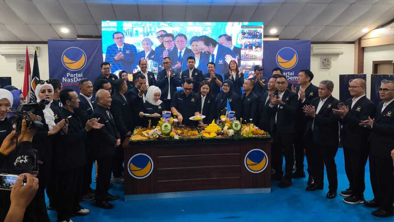 Rayakan HUT ke-14, NasDem Sumsel Gelar Donor Darah dan Bagi 2000 Paket Sembako  