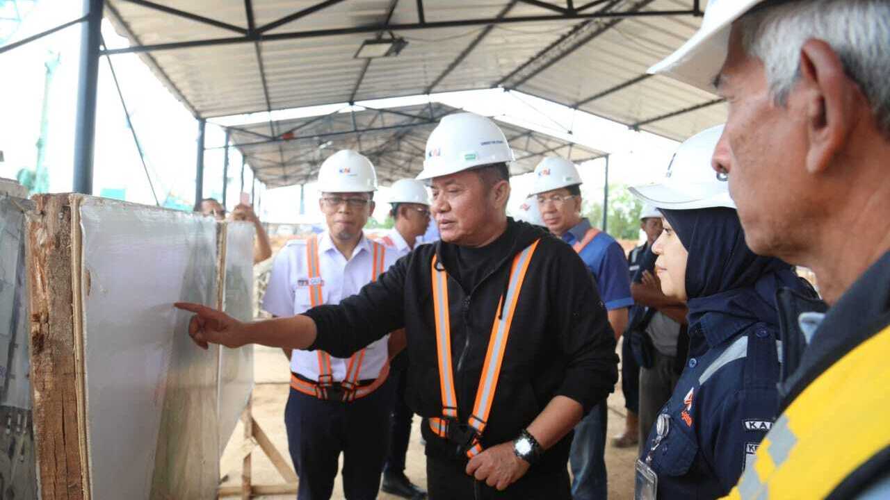 Tinjau Pembangunan Terminal Bongkar Muat Batubara Keramasan, Herman Deru : Optimis Akhir 2026 Selesai dan Awa