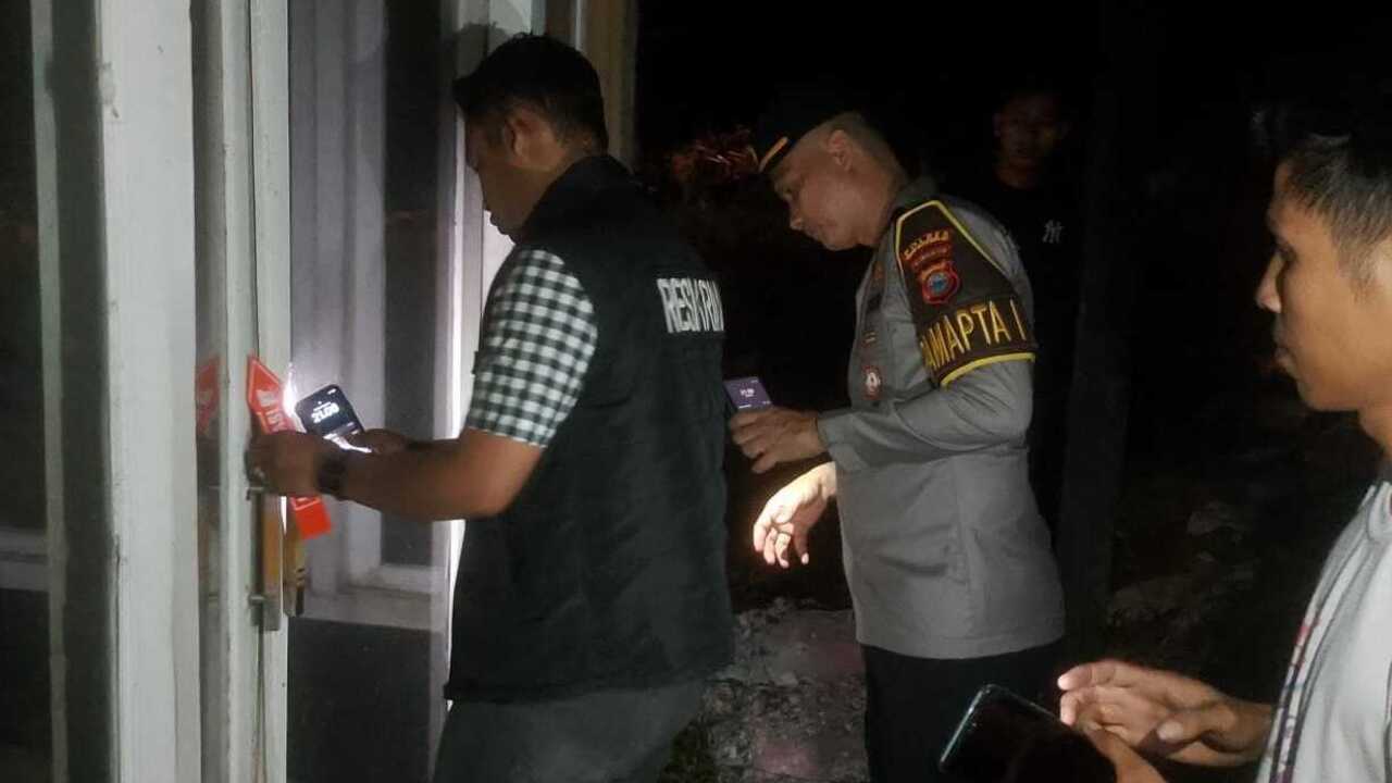 Dibobol dari Belakang, Isi Rumah Makan Ludes