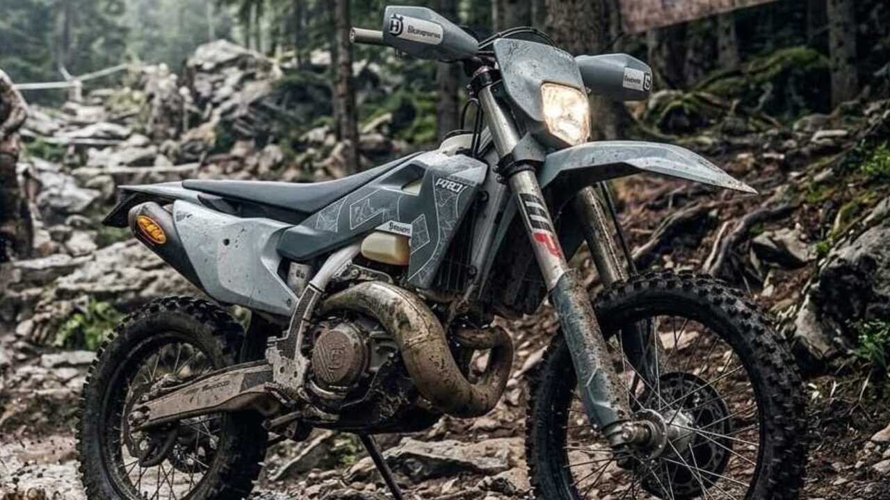 Bobot Cuma 108,3 Kg! Husqvarna TE 300 Pro 2027 Siap Libas Medan Ekstrem. 