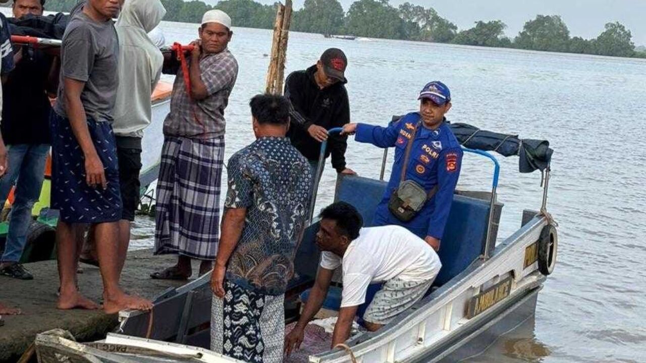 Polairud Polda Sumsel Transformasi Kapal Patroli Jadi Ambulans Apung, Selamatkan Warga Terisolasi