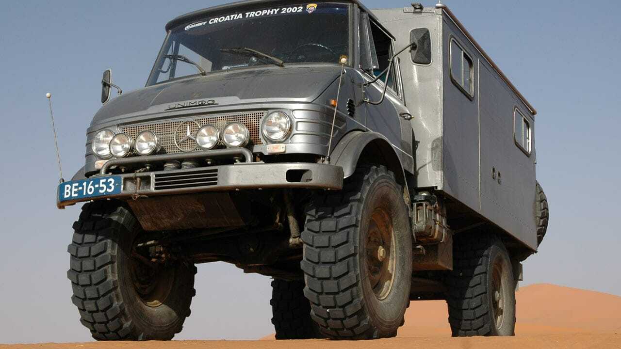 75 Tahun Unimog: Evolusi Truk Legendaris yang Menaklukkan Segala Medan yang Paling Brutal