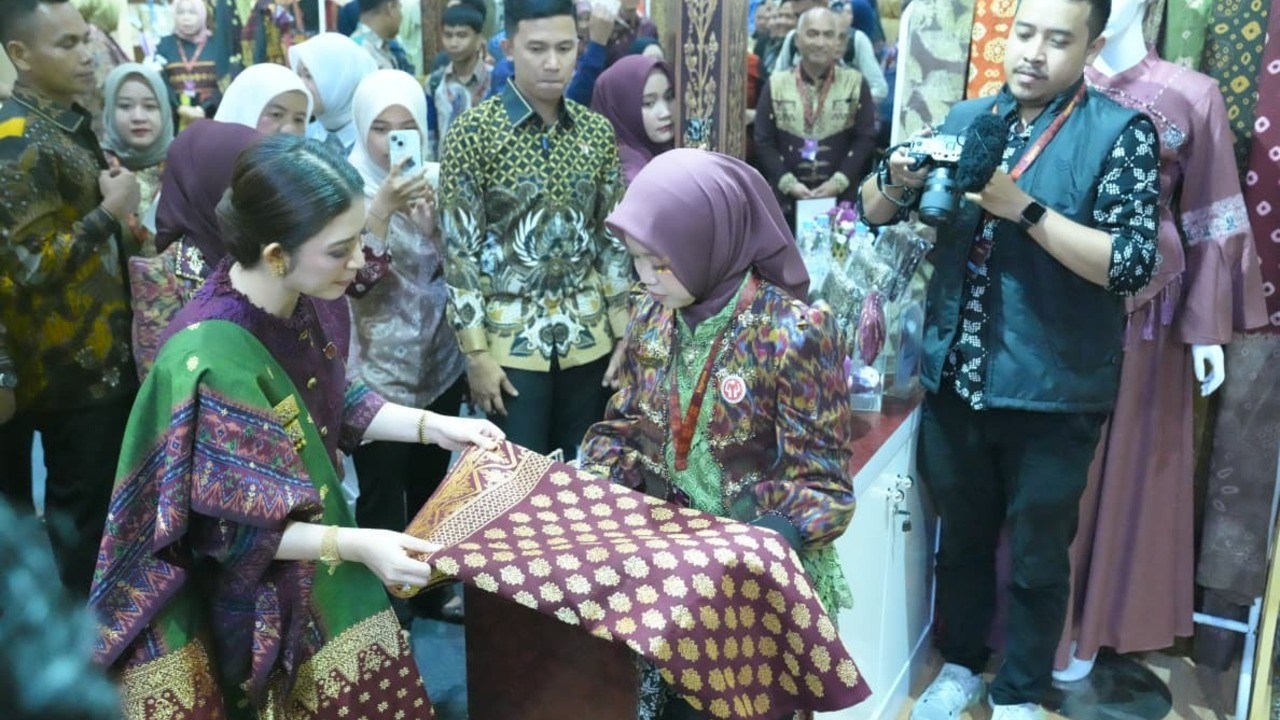 Songket Banyuasin Curi Perhatian di Kriyanusa 2026