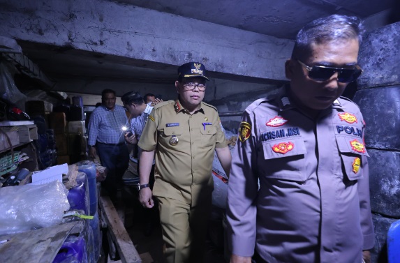 Sidak Pasar 16 Ilir, Pj Wako Palembang Temukan Gudang Minyak Goreng Curah di Basement