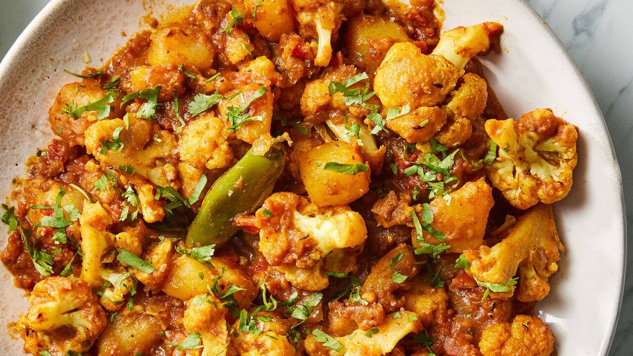 Aloo Gobi: Hidangan Tradisional India yang Menggoda Selera di Meja Nusantara