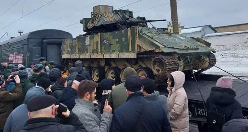 Rusia Pamerkan Hasil  Tangkapan Mereka  IFV Bradley AS di Ukraina