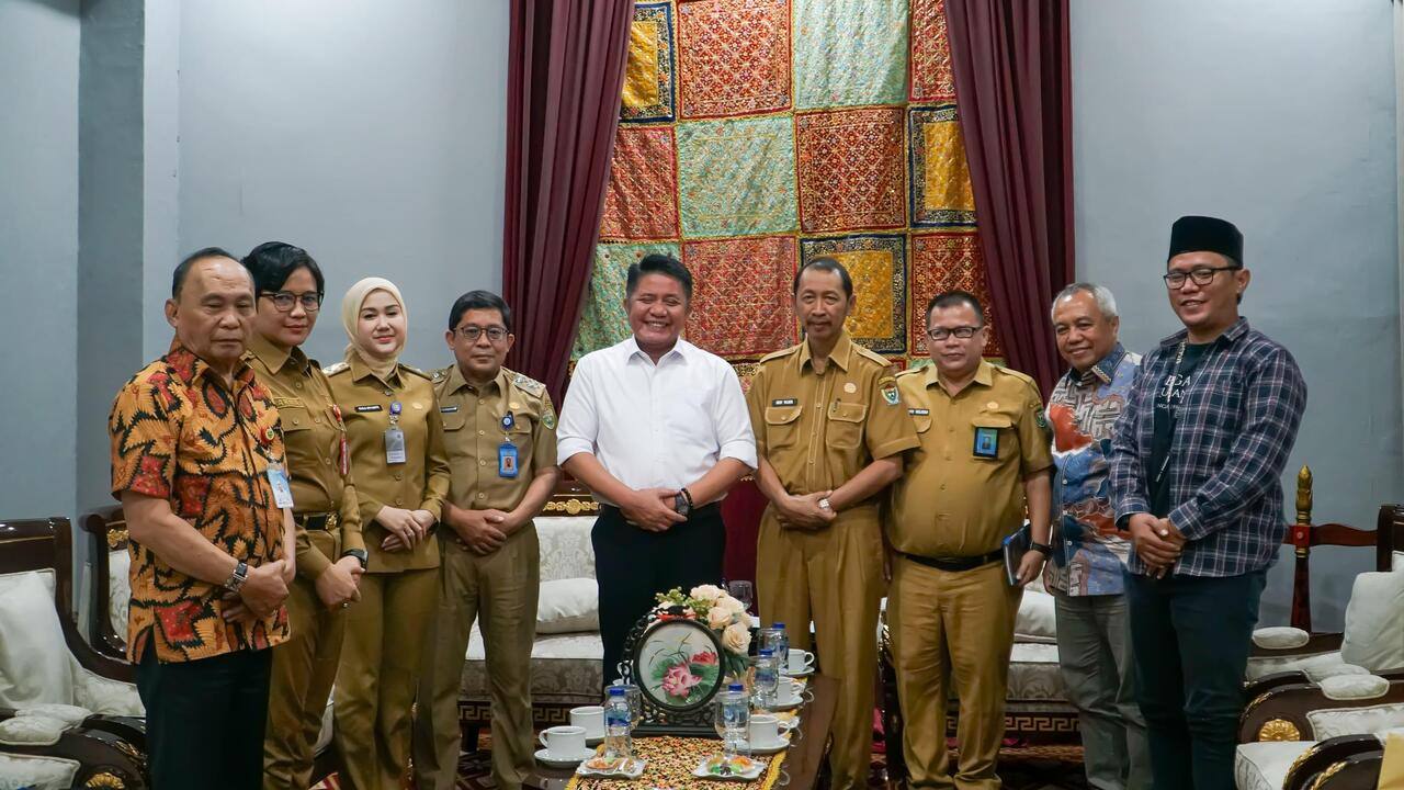 Gubernur Herman Deru Pastikan Dukungan Penuh untuk Karang Asem Festival 2025