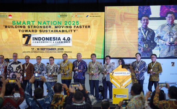Telkomsel Raih Penghargaan dari Kementerian Perindustrian atas Inovasi “5G in The Box”