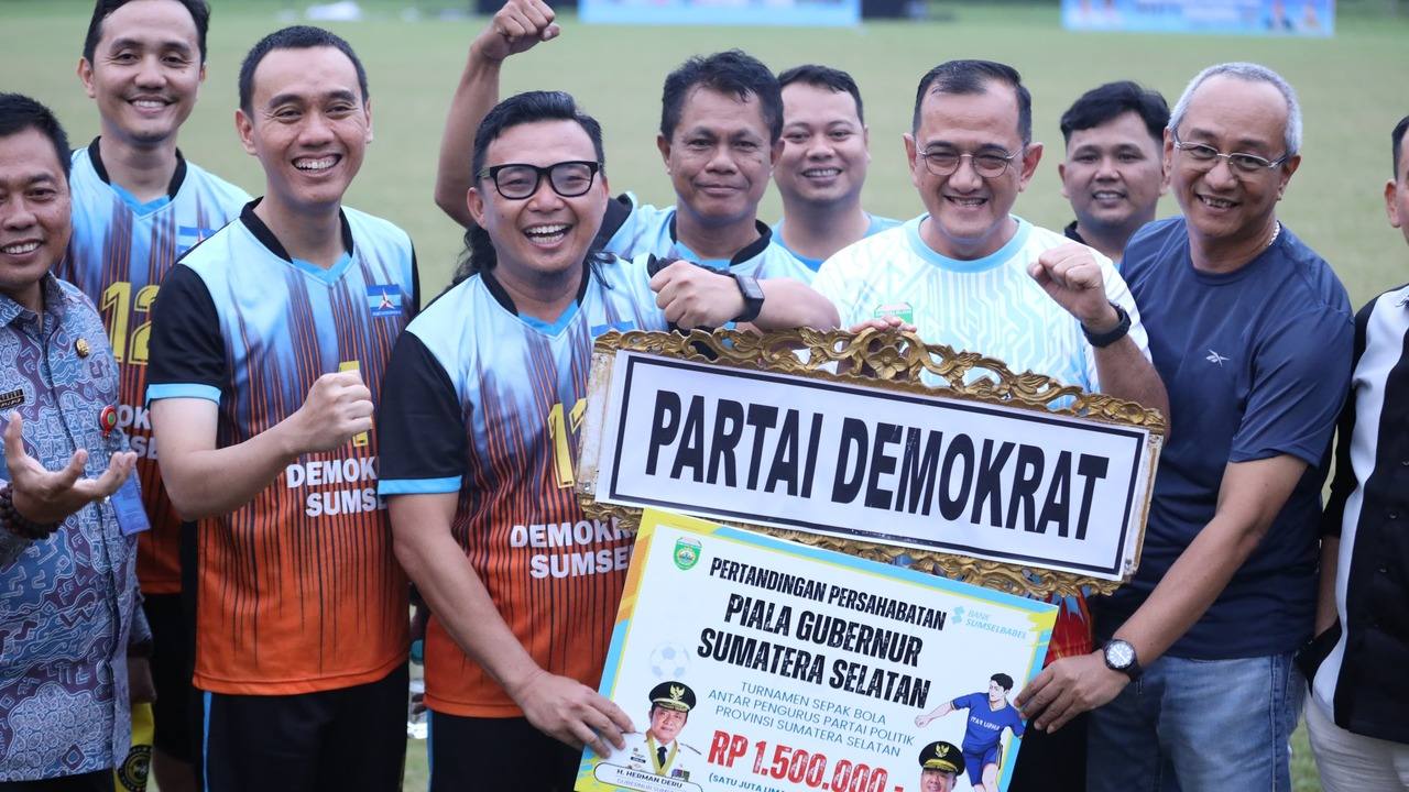 Sekda Edward Candra Tutup Turnamen Sepak Bola Antar Partai Politik se-Sumsel