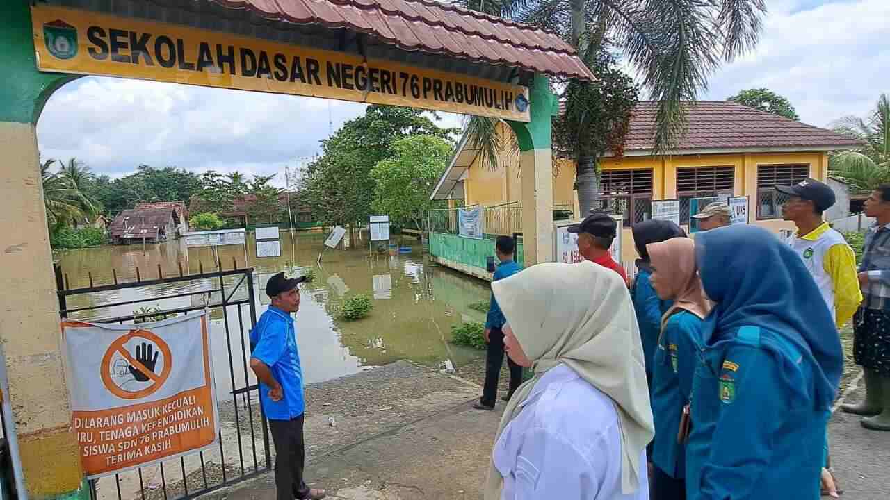 Payuputat Prabumulih Terendam Banjir, Dua SD Negeri Hentikan Tatap Muka dan Beralih ke Daring