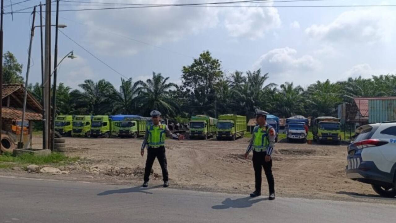 Antisipasi Kemacetan, Satlantas Polres OKU Tertibkan Angkutan Batubara