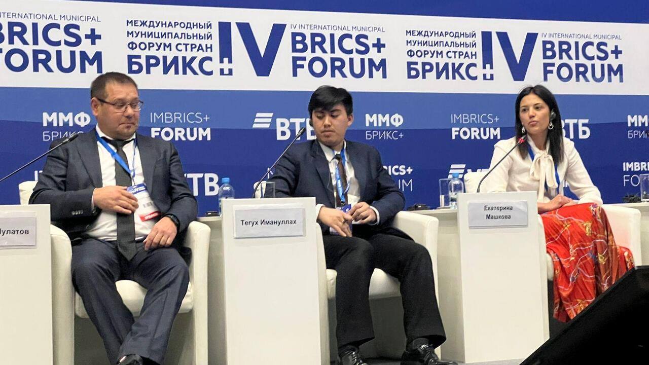 Dialog Menteri Hukum Dengan Diaspora Saint Petersburg: Belajar, Kembali dan Bangun Negeri