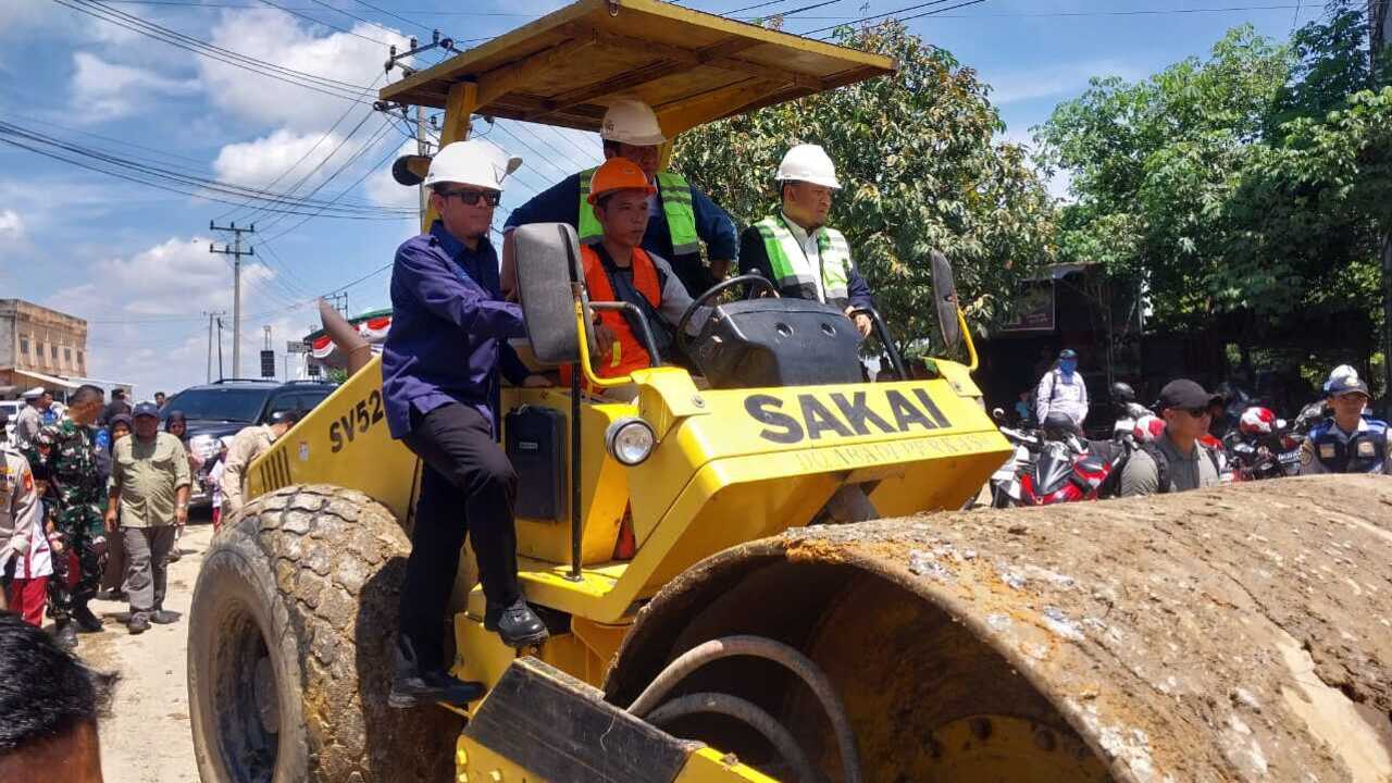 Ground Breaking Jalan Cor Beton Batukuning, Bupati OKU Sampaikan Ucapan Terimakasih Kepada Gubernur Sumsel