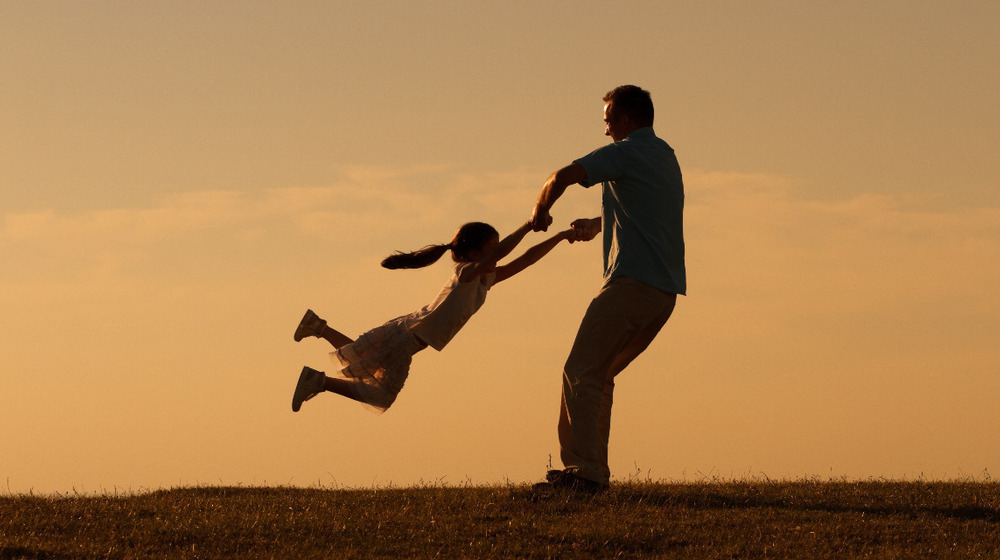 4 Cara untuk Mendekatkan Ayah Dengan Putra-putrinya