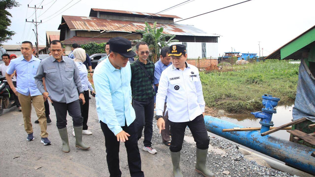 Pj Gubernur Sumatera Selatan Tinjau Kerusakan Jalan Gandus Palembang, Pembangunan Jalan Layang Segera Dimulai