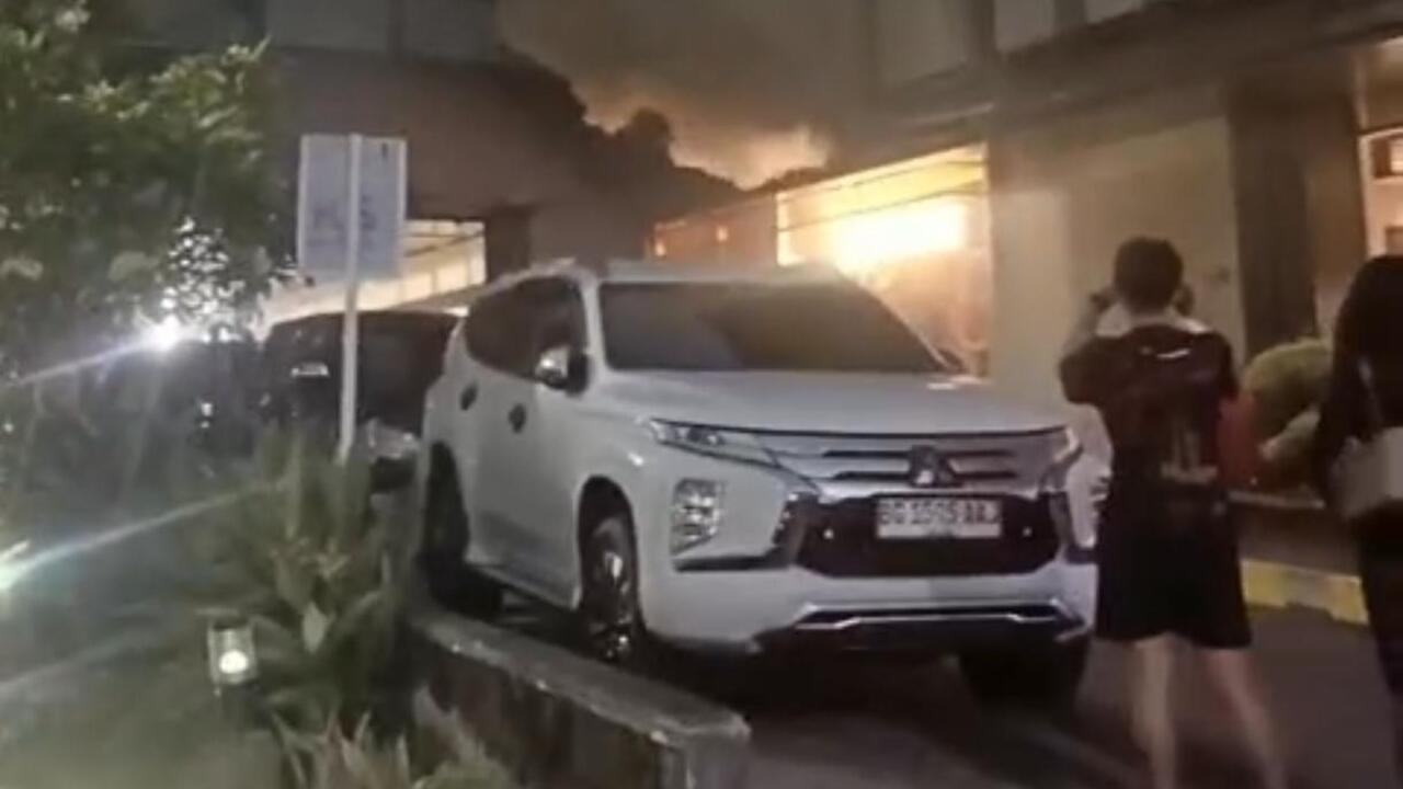 Palembang Indah Mall Kebakaran Pengunjung Panik Evakuasi Parkir Diterapkan