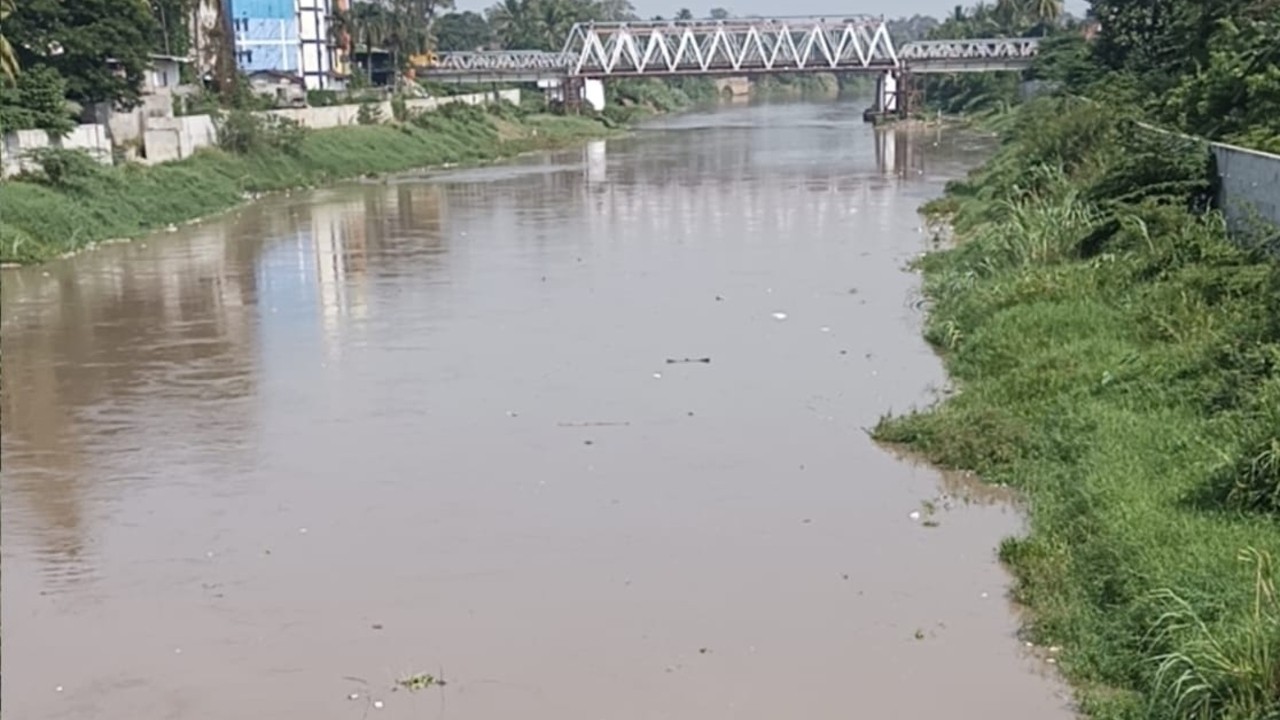 Sungai Enim Berubah, Diduga Tercemar Limbah Lumpur