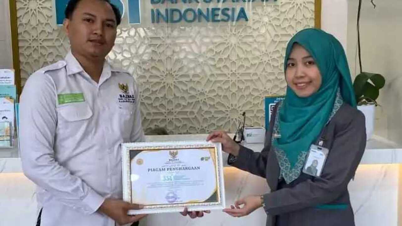 BAZNAS OKU Berikan Piagam Penghargaan