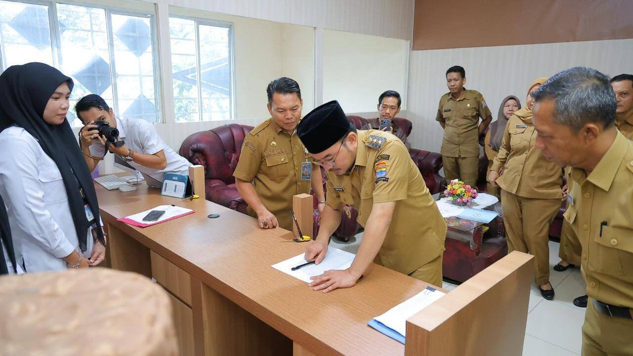Sidak ke Kecamatan Sako, Wawako Palembang Prima Salam Tegas Soal Kemacetan dan Pelayanan Publik