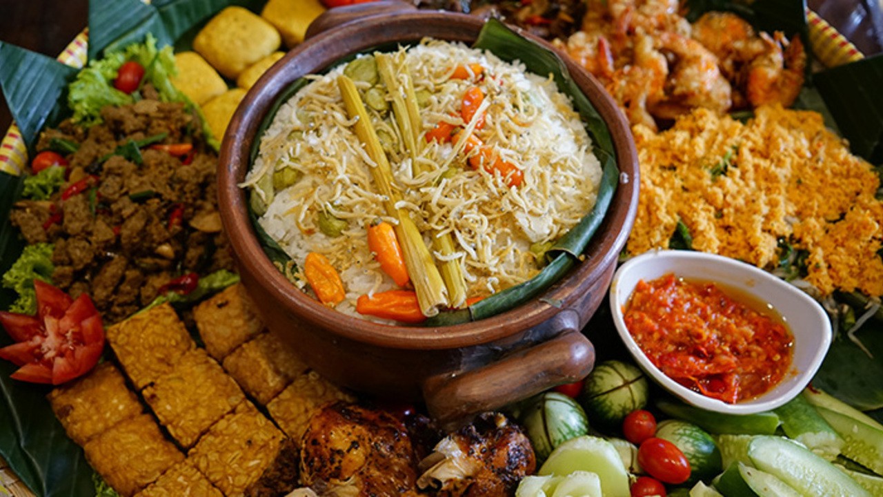 Nasi Liwet, Warisan Kuliner Nusantara yang Terus Menggugah Selera