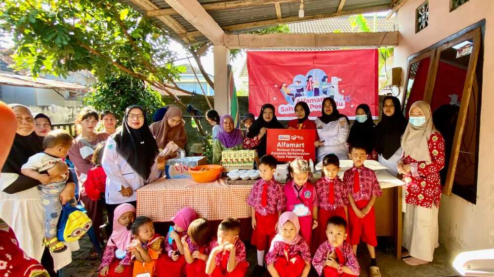 Turunkan Angka Stunting, Alfamart Bagikan 100.000 Butir Telur kepada Anak