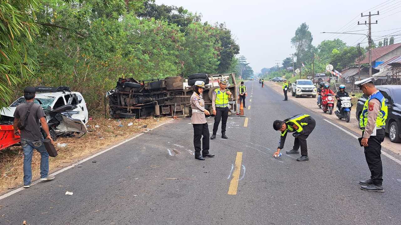 Truk Tangki VS Calya, 3 Meninggal Dunia 1 Luber dan 4 Luring