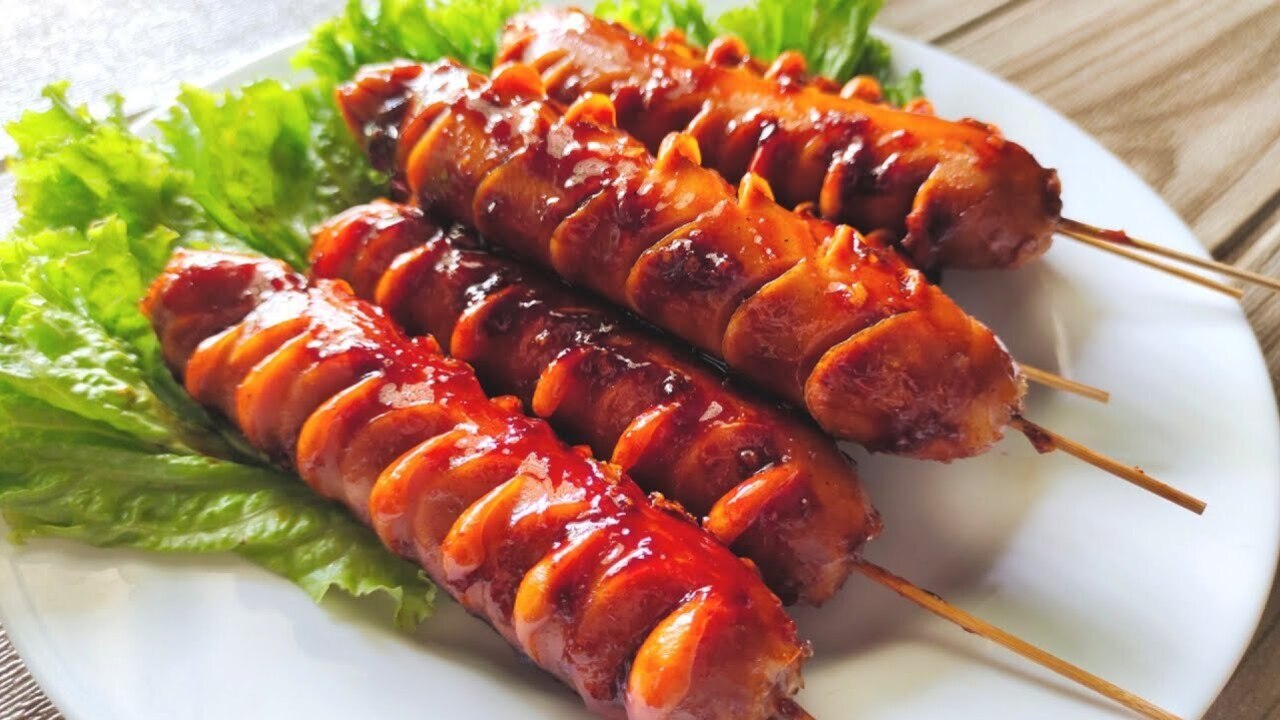 Sosis Bakar Saus Jadi Primadona Baru di Pasar Kuliner Jalanan