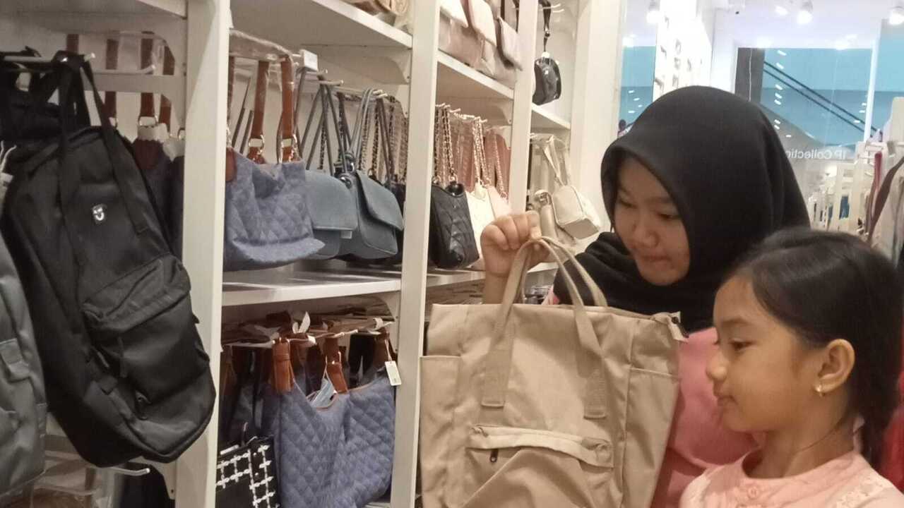Kembali ke Sekolah, Toko ATK hingga Supermarket di Lubuklinggau Dipadati Pengunjung