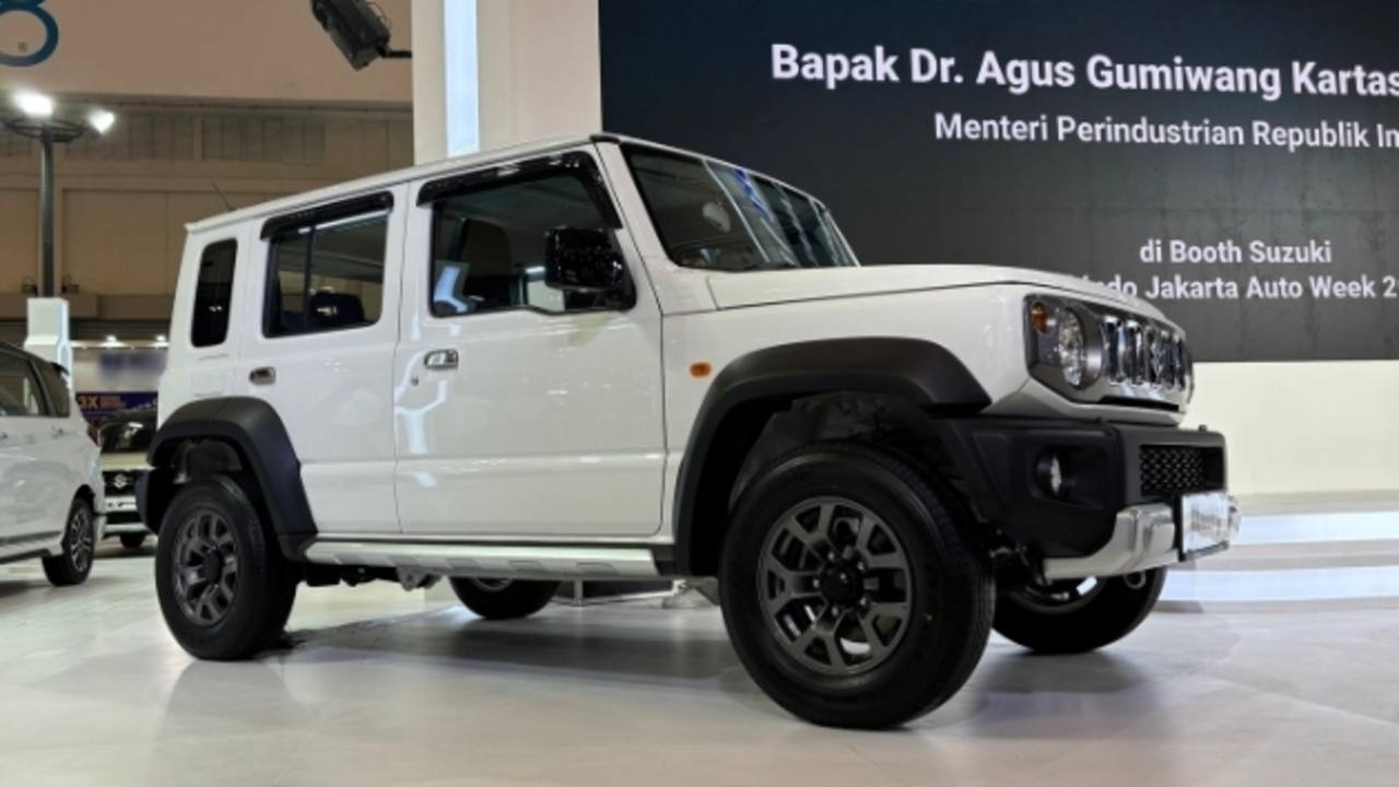 Suzuki Jimny 5-Door White Rhino Edition Resmi Diluncurkan di Indonesia, Terinspirasi dari Ketangguhan dan Keku