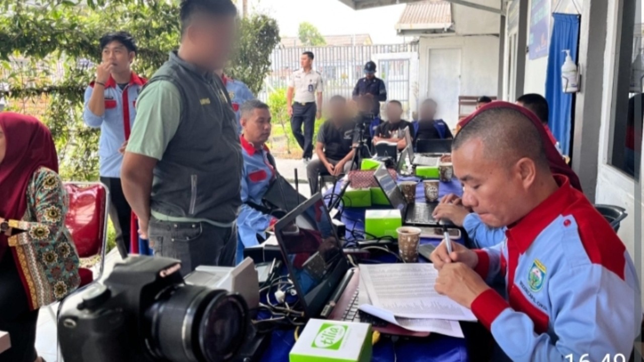 Disdukcapil OKU Jemput Bola Rekam e-KTP Warga Binaan