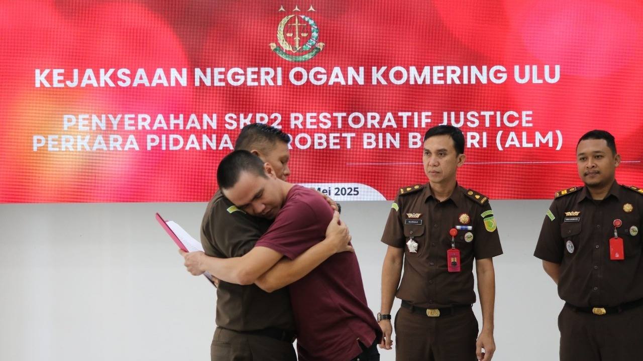 Kejari OKU Hentikan Perkara Pencurian Dengan Restorative Justice