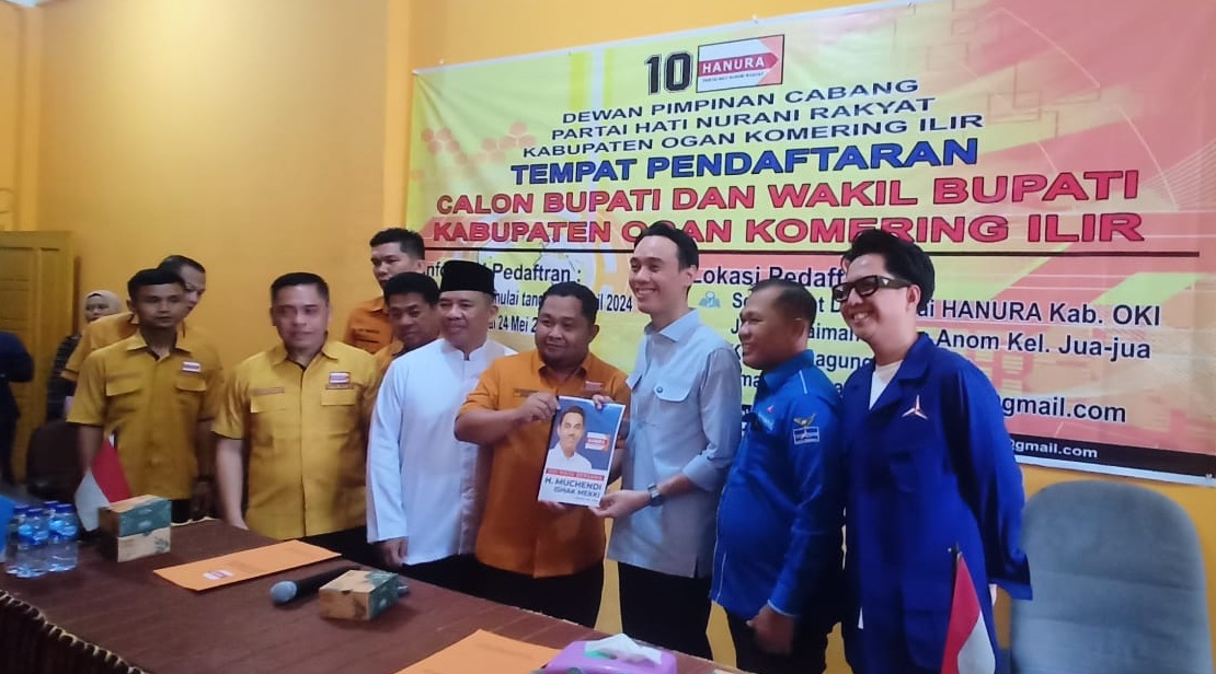 Kembalikan Formulir Pendaftaran Bacabup OKI Muchendi Mahzareki Digoda Tim Penjaringan Hanura