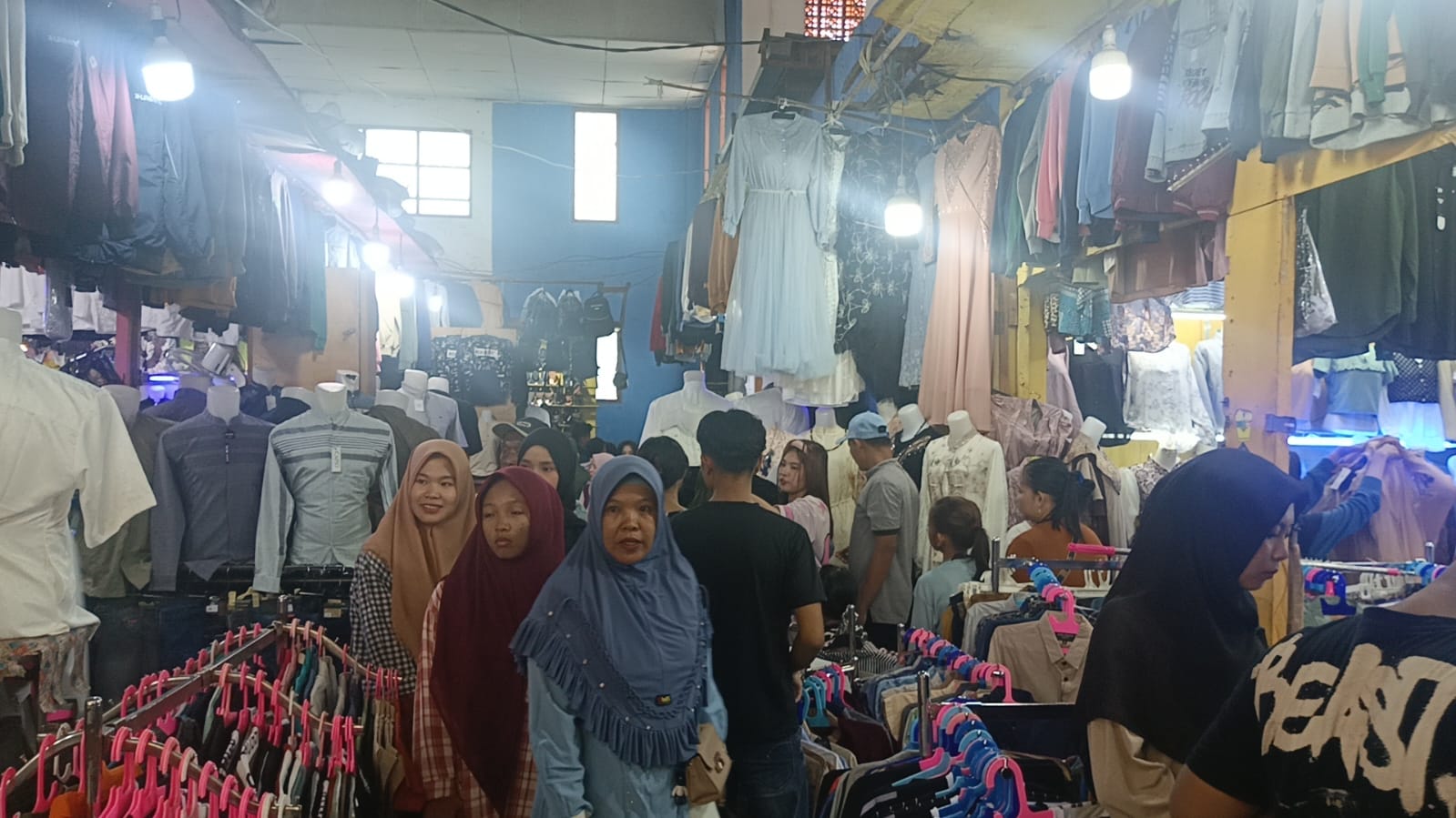 Jelang Lebaran, Shopping Center Kayuagung Mulai Alami Lonjakan Pengunjung