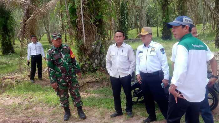 Bagian Pertanggungjawaban, Babinsa Koramil 402-02 Dampingi Tim Verifikasi Pengerasan Jalan Desa