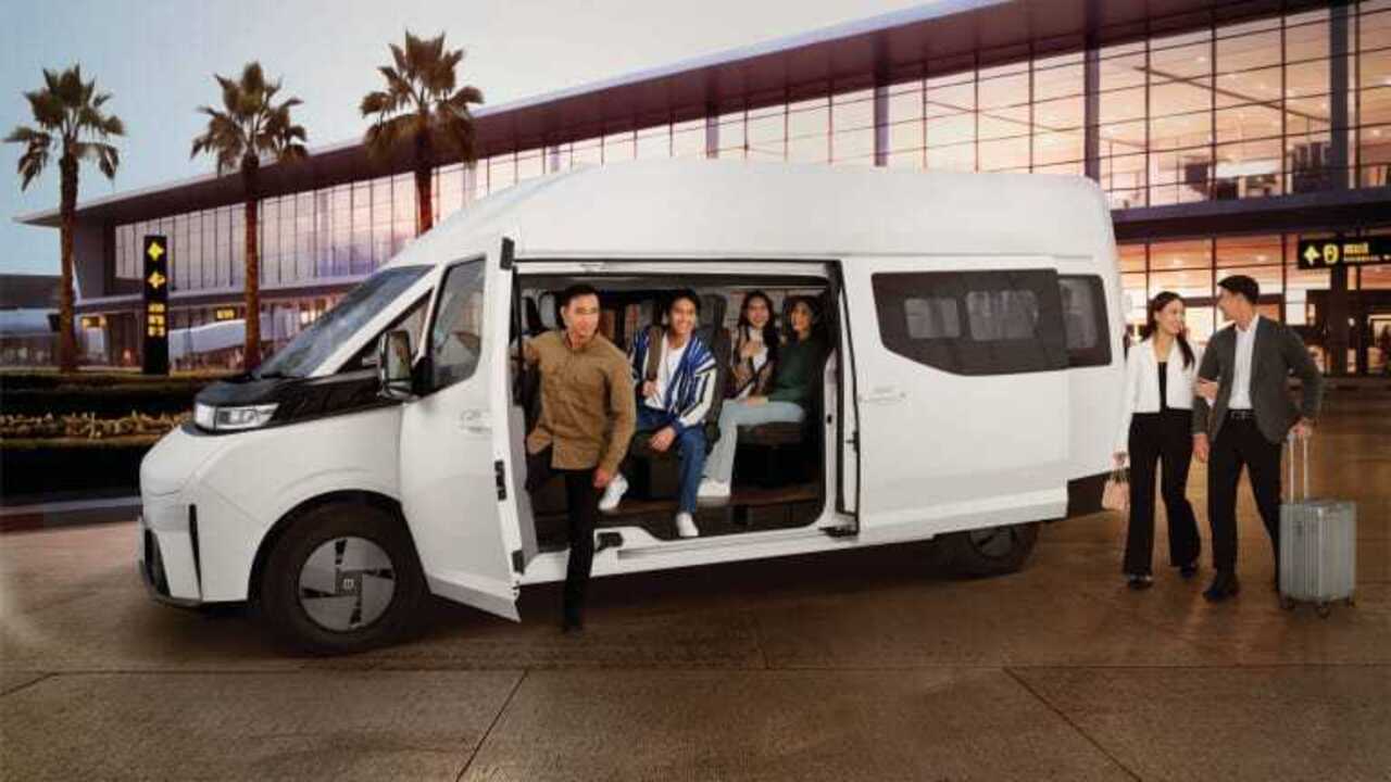 Van Listrik Rp700 Jutaan Ini Bisa Angkut 16 Orang, HiAce Mulai Terancam? 