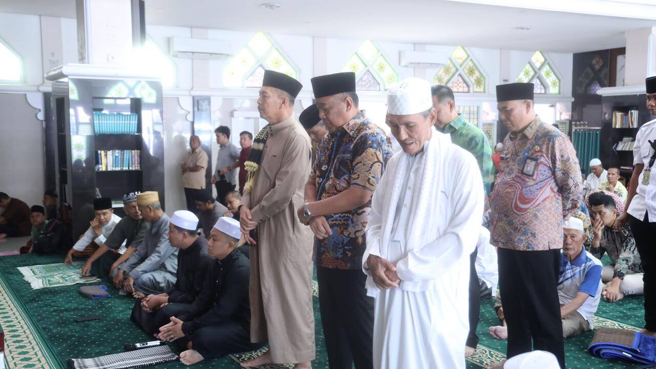 Safari Jumat Wagub Cik Ujang, Perkuat Ukhuwah dan Dekatkan Pemerintah dengan Rakyat