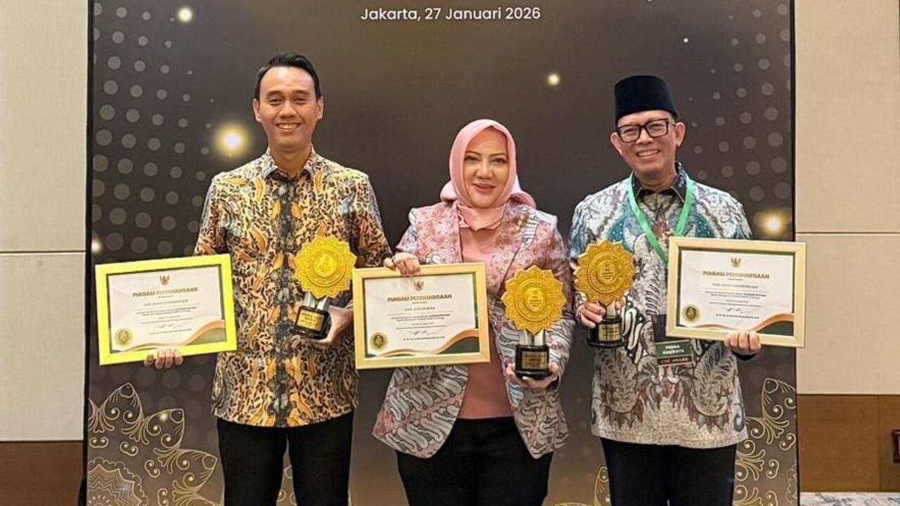 Perluas Cakupan BPJS Gratis Bagi Warga, Bupati OKI Raih UHC Award 2026