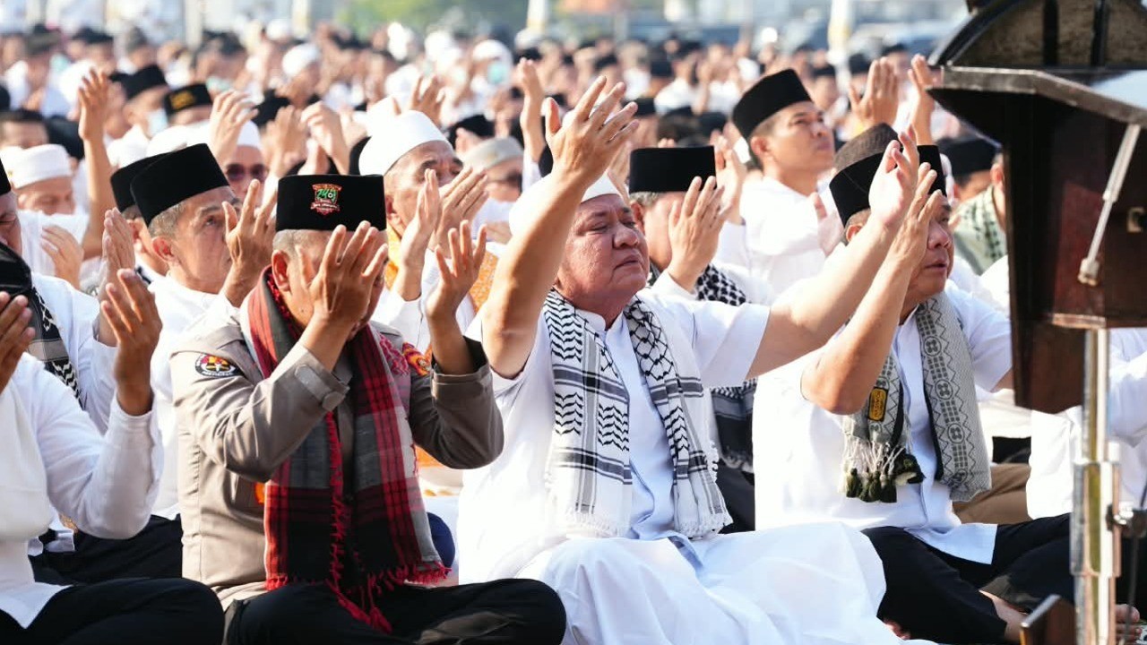 Gubernur Herman Deru Ajak Masyarakat Perbanyak Doa, Sumsel Gelar Salat Istisqa Hadapi Karhutla