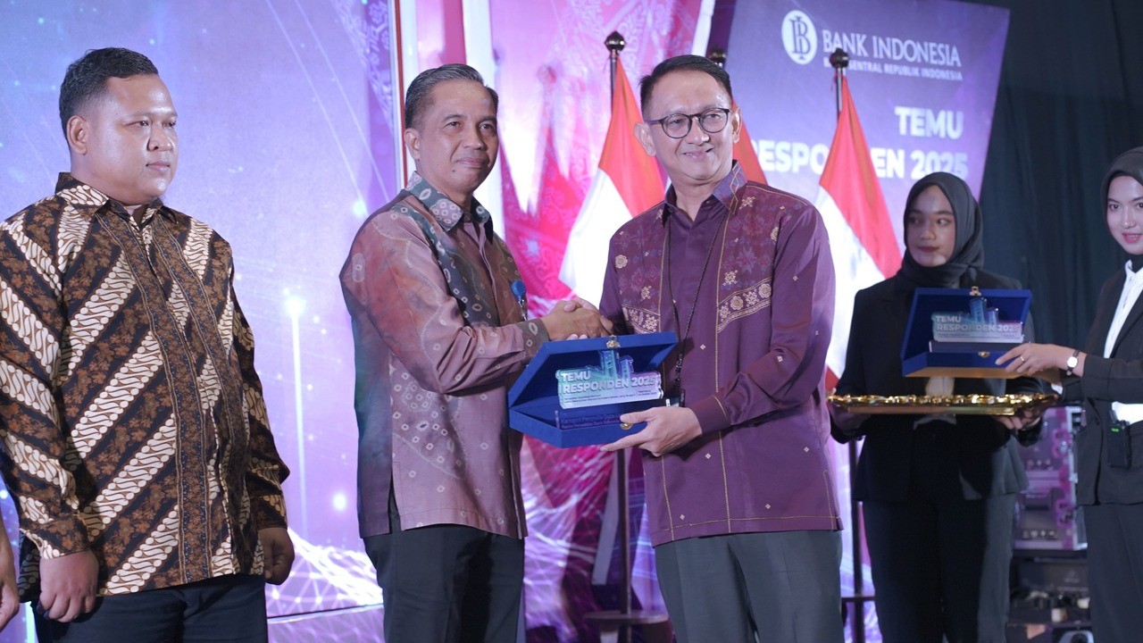 Pusri Raih Penghargaan Responden Terbaik Bank Indonesia