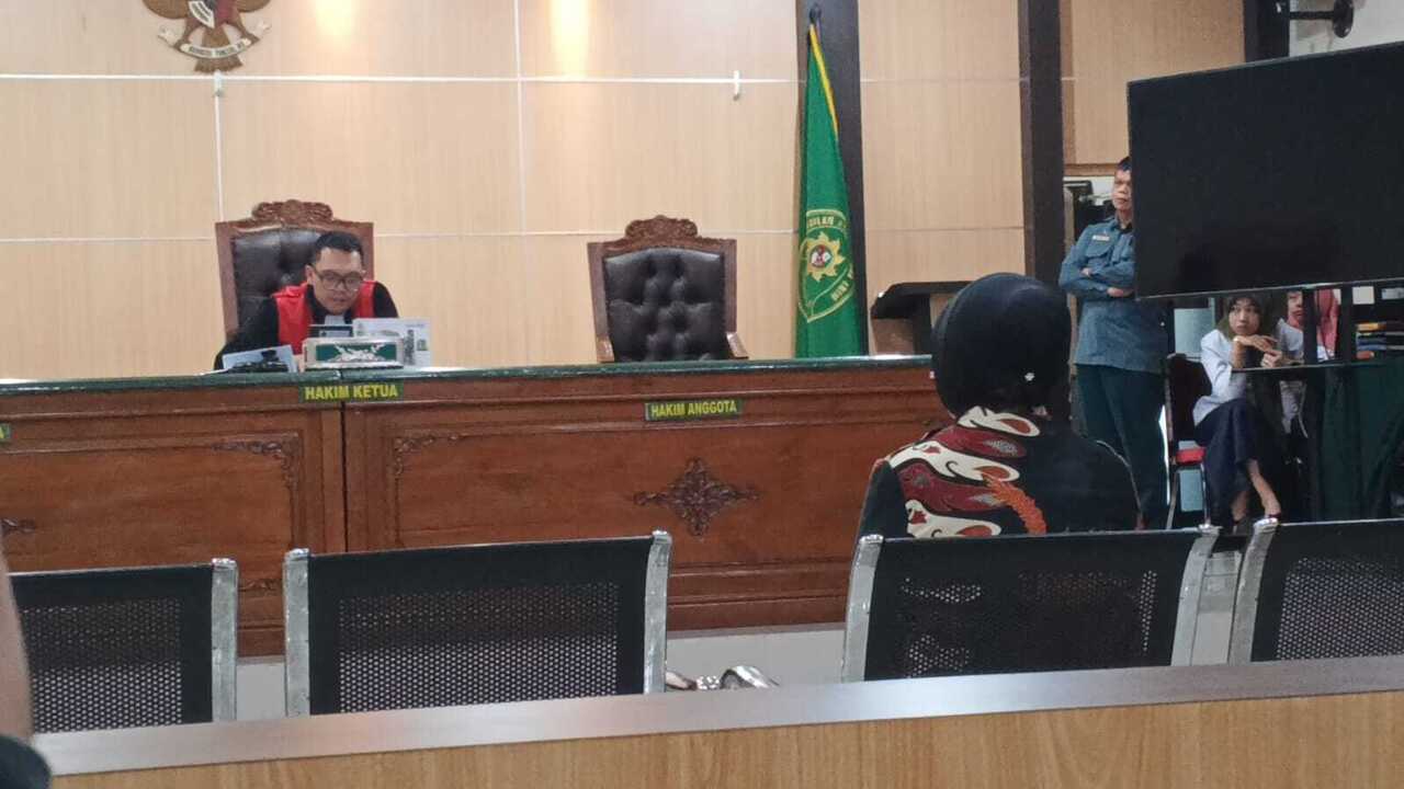 Hakim Kembalikan Berkas Tipiring Kades Tanjung Terang