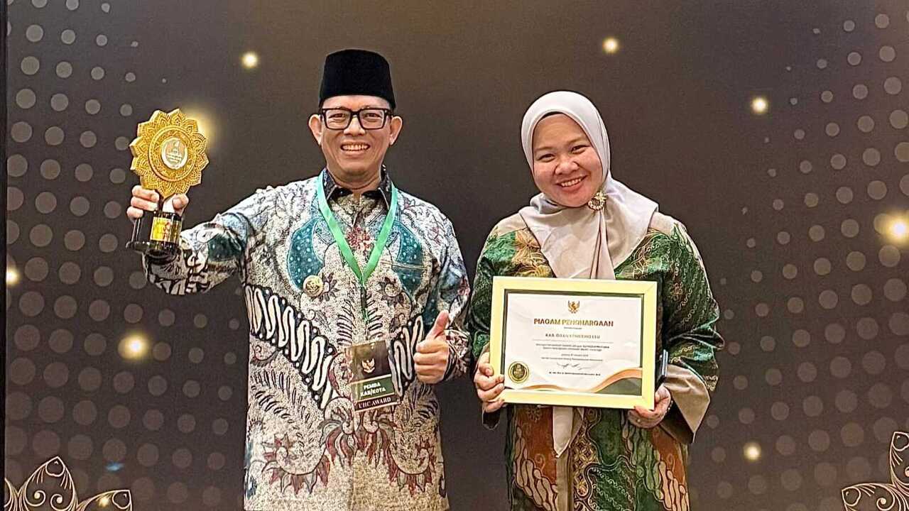 Bupati OKU Terima Penghargaan UHC 