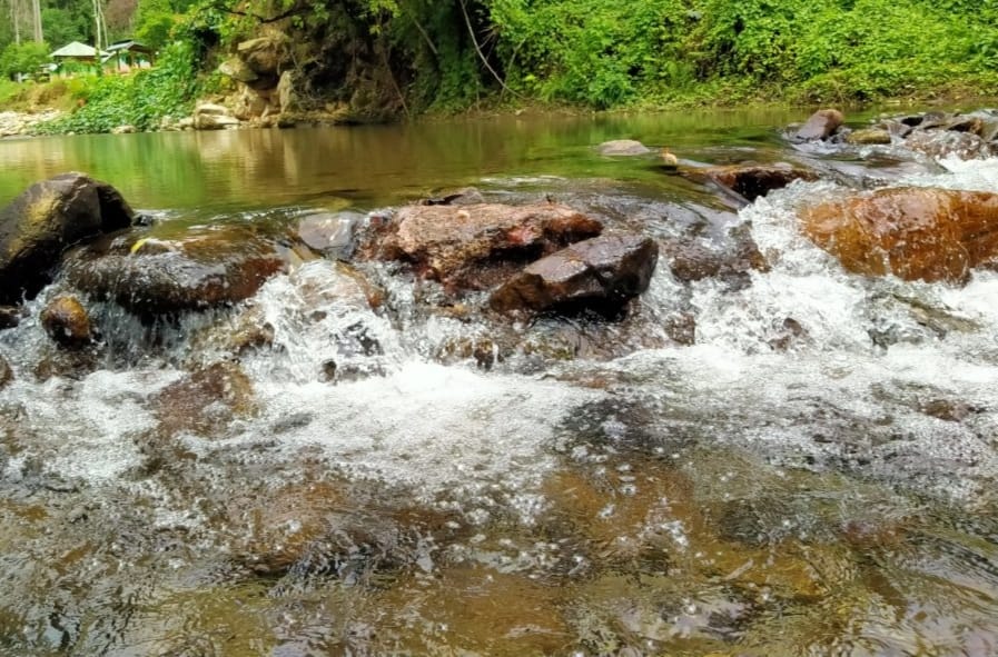 Wisata Air Panas Kea-Kea di Kolaka Hot Springsnya Sulawesi Tenggara, Airnya Menyatu dengan Sungai