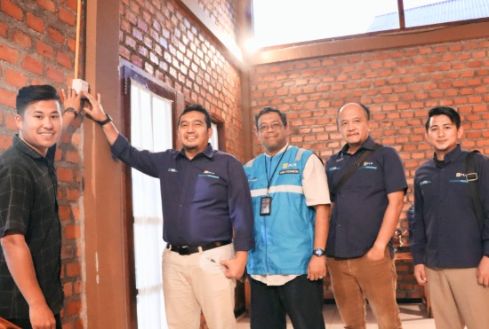 PLN Pulihkan Kelistrikan 100% di Sungai Penuh dan Kerinci, Bagikan 1.600 Lampu Emergency & Dorong Kota Energi