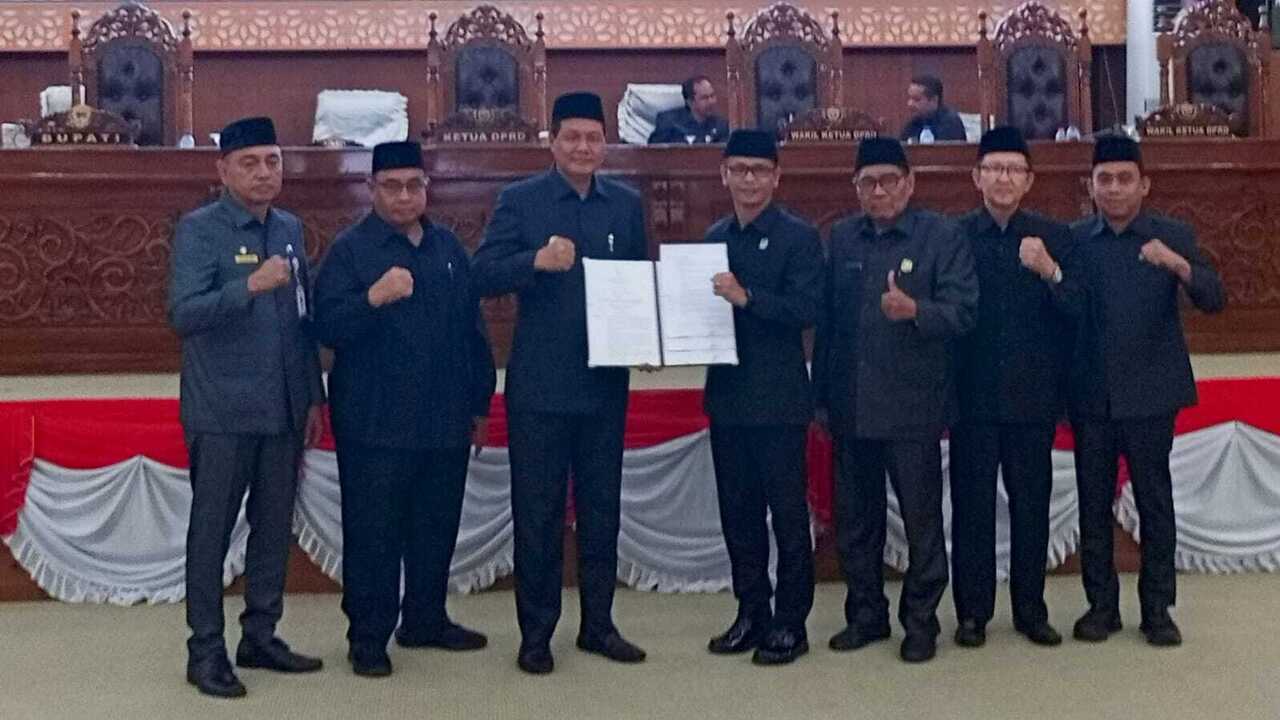 DPRD Muara Enim Setujui 4 Raperda  dengan Catatan 