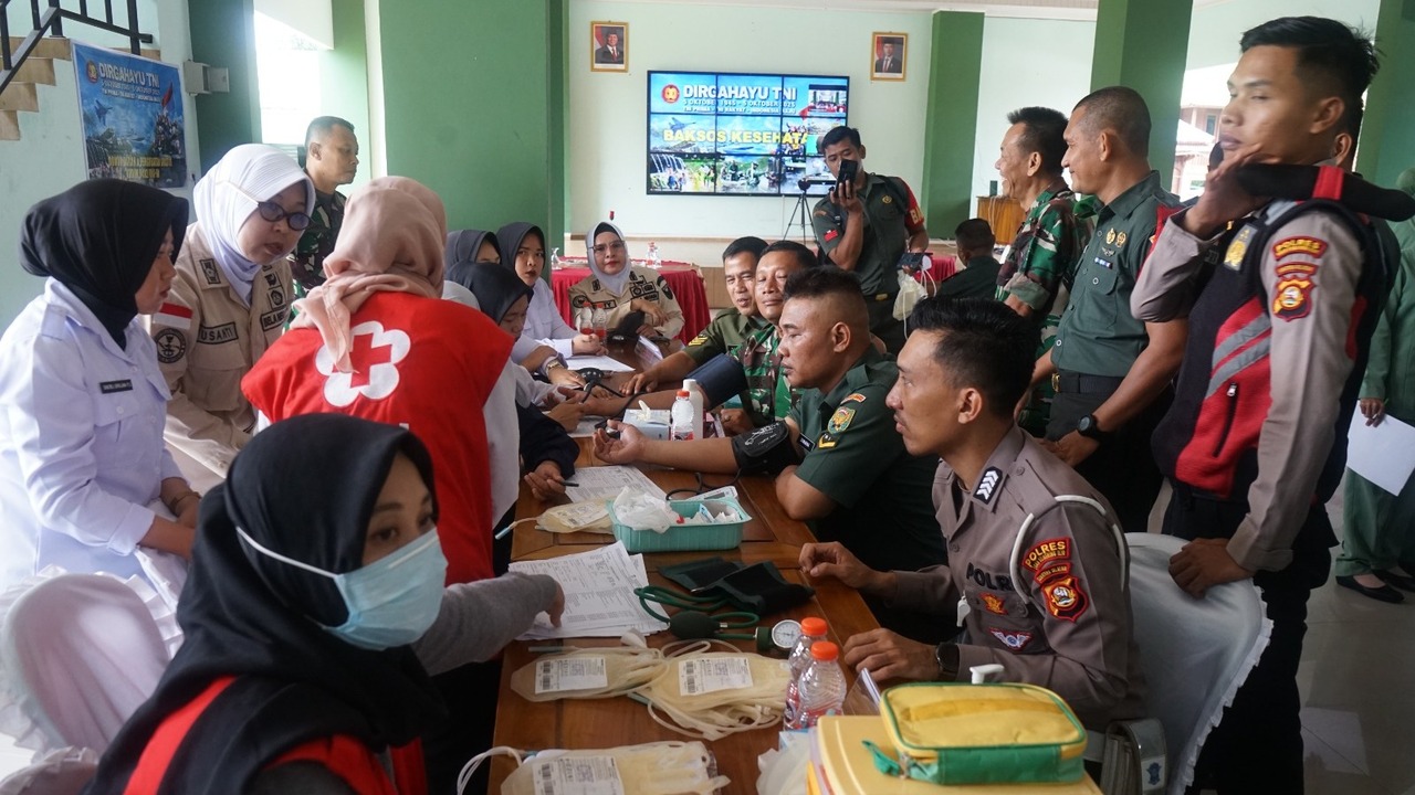 HUT TNI ke-80 : Kodim 0402/OKI Gelar Donor Darah dan Pengobatan Gratis